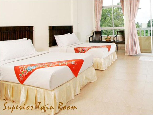 karon_living_room_2