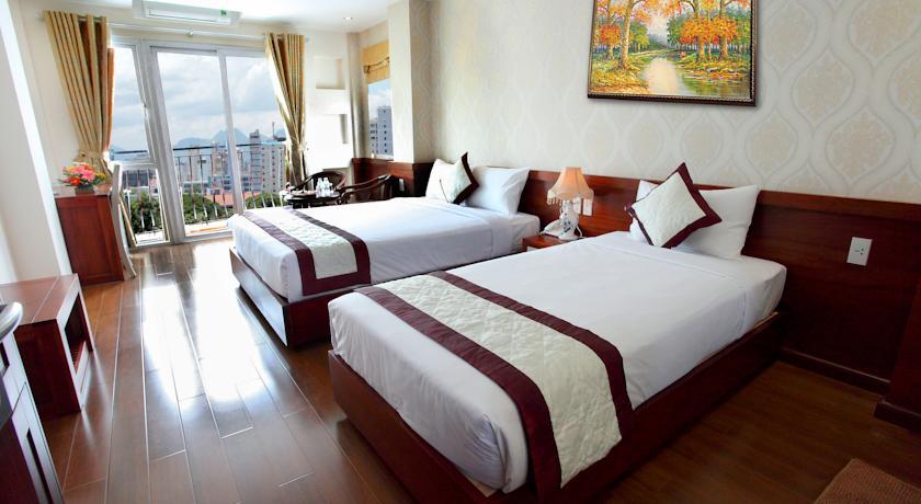 razmezhenie_v_otele_Golden_Sand _Hotel_3_v_nomere_grand_delux_idealen_dlya_troih