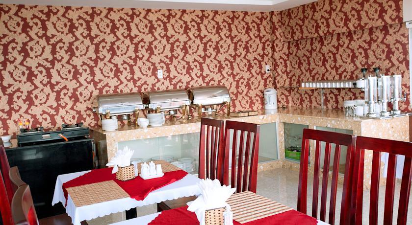 shvedskiy_stol_na_zavtrake_v_otele_Galaxy_2_Hotel_ 3