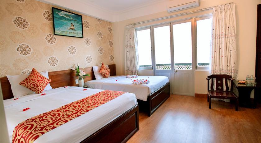 uluchshenniy_semeyniy_nomer_v_otele_Galaxy_2 _Hotel _3_idealen_dlya_troih